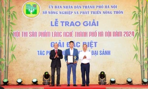 Trao giải hội thi sản phẩm làng nghề thành phố Hà Nội năm 2024