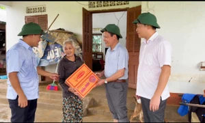 Cao Bằng: Phó Chủ tịch Thường trực HĐND tỉnh Nông Thanh Tùng kiểm tra tình hình thiệt hại do mưa lũ tại huyện Hòa An