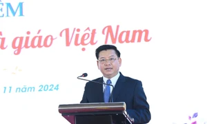 Trường Đại học Điện lực tổ chức mít tinh Kỷ niệm 42 năm ngày Nhà giáo Việt Nam 