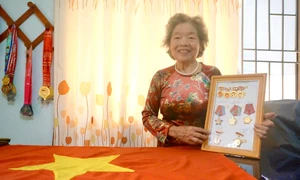 Những kỷ vật đi cùng năm tháng được gia đình gìn giữ cận thận