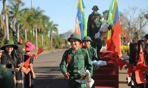 Sôi nổi không khí giao, nhận quân tại các tỉnh Tây Nguyên