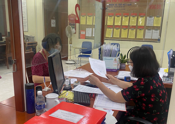 100% cán bộ được trang bị máy tính làm việc với cấu hình bảo đảm kết nối mạng mot-cua-so-cong-thuong.jpg