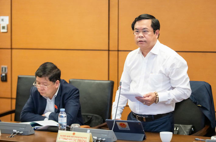 ĐBQH Vương Quốc Thắng (Quảng Nam) phát biểu vuong-quoc-thang.jpg