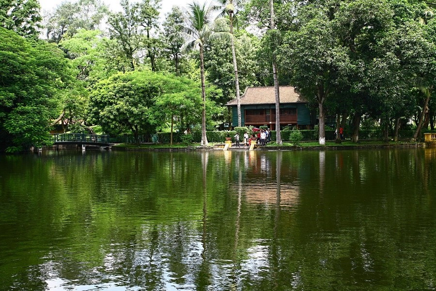 Khu Di tích K9 thể hiện rõ nét phong cách sống gần gũi, hòa mình vào thiên nhiên của Bác Hồ. Ảnh: Hanoi.gov.vn