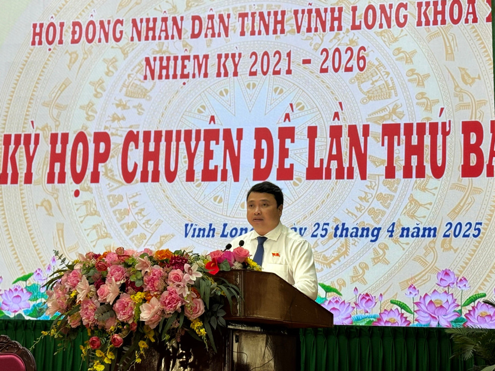 Trưởng Ban Kinh tế - Ngân sách HĐND tỉnh Nguyễn Thanh Cần phát biểu tại kỳ họp truong-ban-kinh-te-ngan-sach-hdnd-tinh-nguyen-thanh-can-trinh-bay-bao-cao-tham-tra-thuoc-linh-vuc-ban-phu-trach.jpg