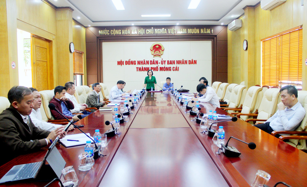 Toàn cảnh phiên giải trình do Thường trực HĐND thành phố Móng Cái tổ chức. Ảnh: Hải Ninh Toàn cảnh phiên giải trình do Thường trực HĐND thành phố Móng Cái tổ chức. Ảnh: Hải Ninh