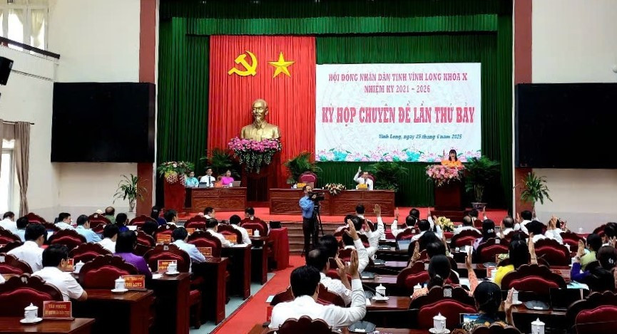 Toàn cảnh kỳ họp z6539545182787-e5a6a6d26f9bb845f7ce388c61254079.jpg