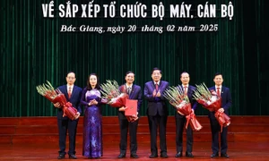 Bắc Giang: Công bố các quyết định, nghị quyết về sắp xếp tổ chức bộ máy, cán bộ