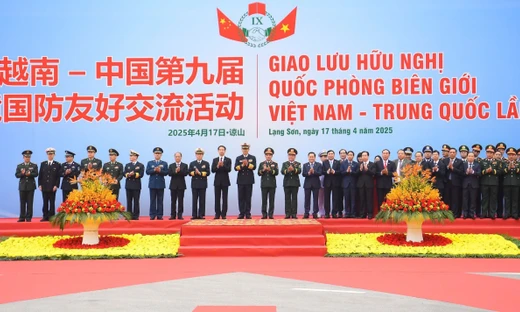 Bộ trưởng Bộ Quốc phòng Phan Văn Giang chủ trì Lễ đón Bộ trưởng Bộ Quốc phòng Trung Quốc Đổng Quân.