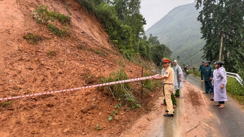 Bộ Giao thông Vận tải yêu cầu chủ động ứng phó với áp thấp nhiệt đới gần Biển Đông