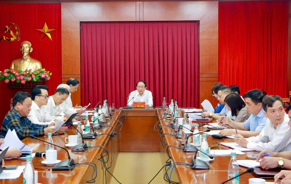 Quang cảnh phiên họp z6512295541781-92fe5658ba2e9f0c4302c3993ca5cbdf.jpg