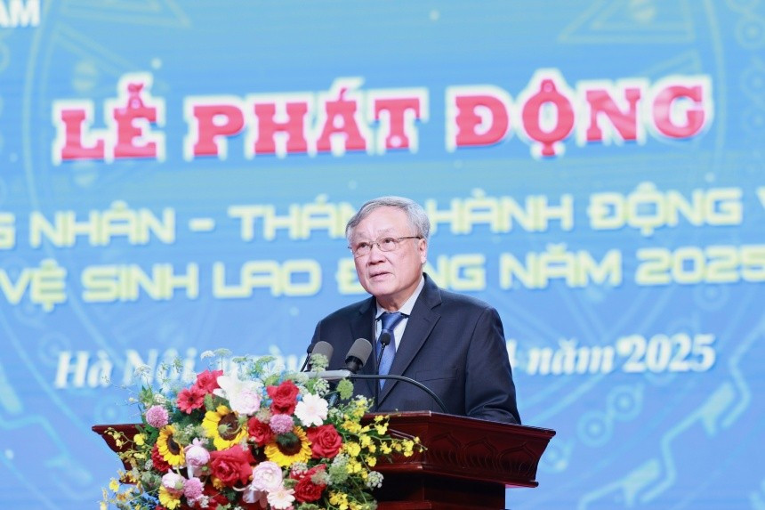 Ủy viên Bộ Chính trị, Phó Bí thư Thường trực Đảng ủy Chính phủ, Phó Thủ tướng Thường trực Chính phủ Nguyễn Hoà Bình phát biểu tại buổi lễ. Ảnh: Hải Nguyễn img-5659.jpg