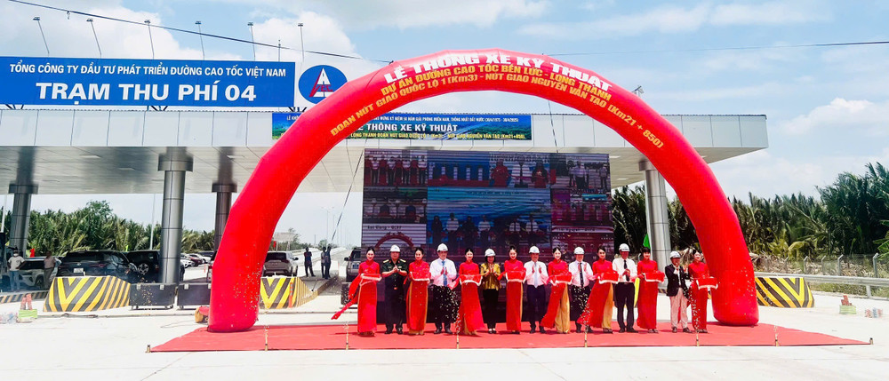 Lễ thông xe kỹ thuật Dự án đường cao tốc Bến Lức - Long Thành đoạn từ Nút giao Quốc lộ 1 (Km3+420) đến Nút giao Nguyễn Văn Tạo (Km21+850) img-7704.jpg