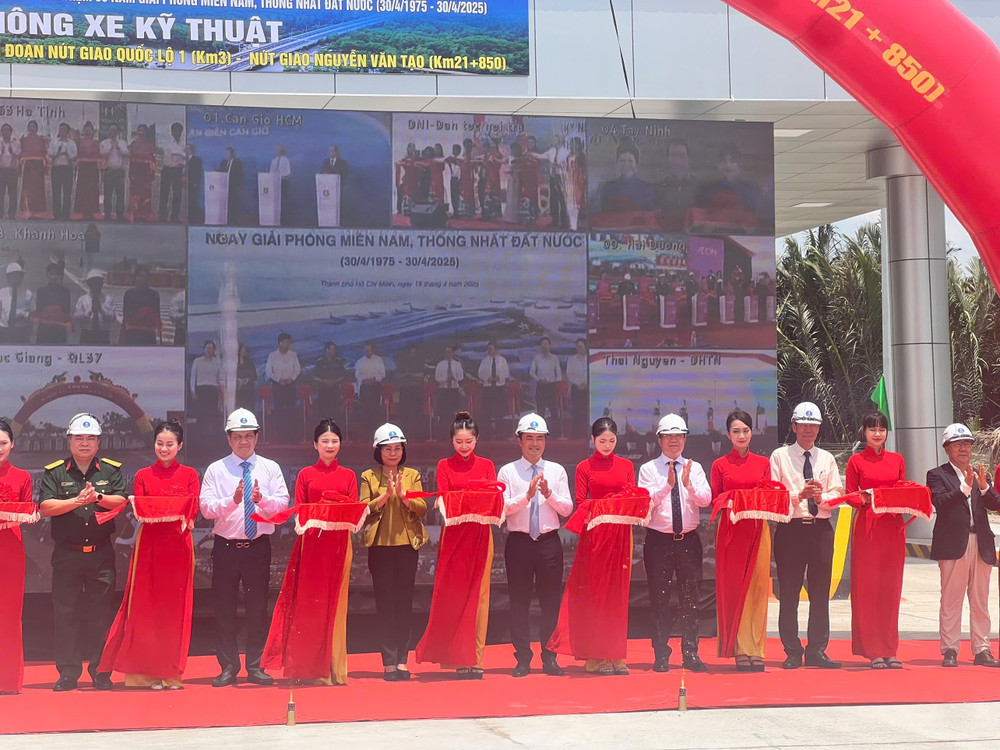 Lễ thông xe kỹ thuật Dự án đường cao tốc Bến Lức - Long Thành đoạn từ Nút giao Quốc lộ 1 (Km3+420) đến Nút giao Nguyễn Văn Tạo (Km21+850) img-7703.jpg