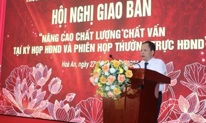 Phó Chủ tịch Thường trực HĐND tỉnh Nông Thanh Tùng phát biểu tại Hội nghị 