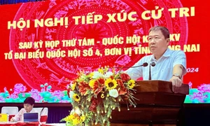 Chủ nhiệm Ủy ban Đối ngoại Vũ Hải Hà phát biểu tại cuộc tiếp xúc cử tri huyện Xuân Lộc 