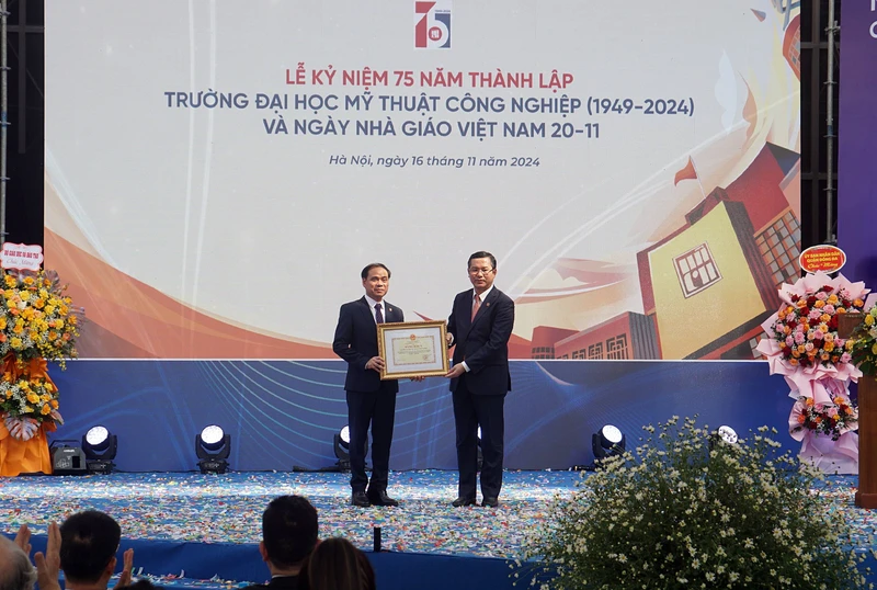 Trường Đại học Mỹ thuật Công nghiệp Hà Nội kỷ niệm 75 năm thành lập