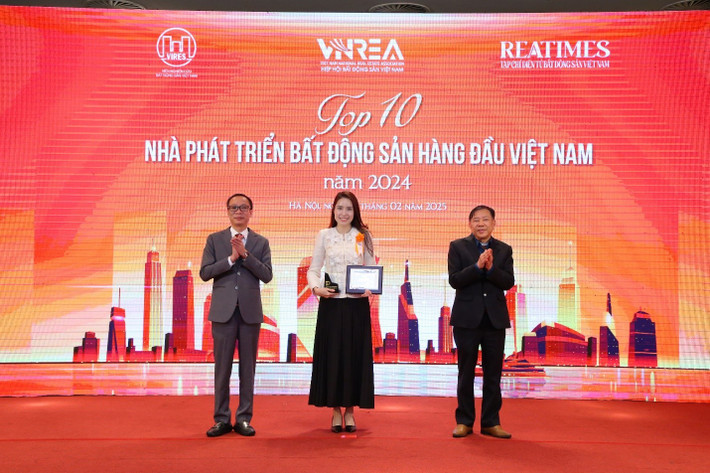 Văn Phú - Invest vinh dự góp mặt trong Top 10 Nhà phát triển bất động sản hàng đầu Việt Nam 1.jpg
