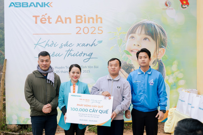 Khởi động mùa Tết An Bình năm thứ 16, ABBANK chính thức phát động chiến dịch gây quỹ đóng góp 100.000 cây quế, quyết tâm đạt mục tiêu bằng tổng số cây 4 năm trước cộng lại abbank-1.jpg