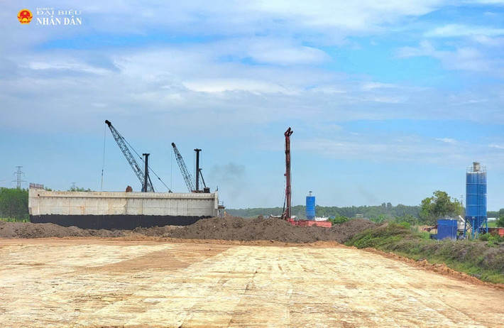 KLTT của Thanh tra Bộ Giao thông Vận tải nay là Bộ Xây dựng chỉ ra nhiều hạng mục tại cao tốc Biên Hòa - Vũng Tàu không thực hiện đúng theo chỉ chỉ dẫn kỹ thuật. Ảnh: Quang Phương chụp ngày 9.3 z6394680624658-ccddaac94c435317c07331fa048f22de-5982.jpg