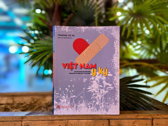 Bìa sách “Việt Nam y ký” do NXB Tổng hợp Thành phố Hồ Chí Minh ấn hành img-1740585839735-1740585845880.jpg