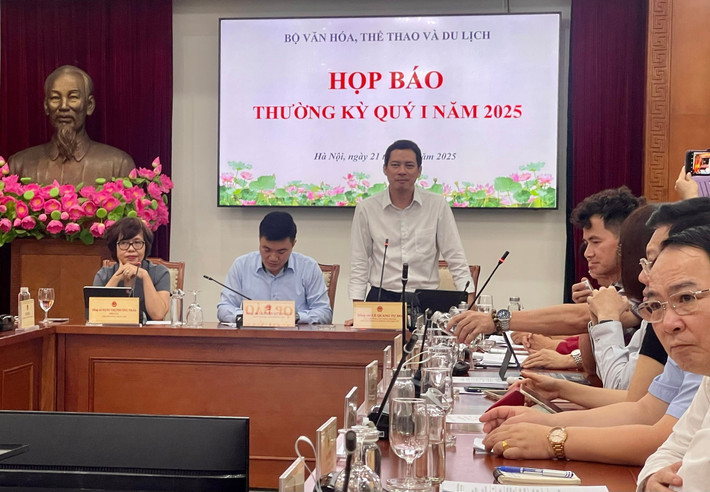 Cục trưởng Cục Phát thanh truyền hình và Thông tin điện tử Lê Quang Tự Do phát biểu tại họp báo tu-do.jpg