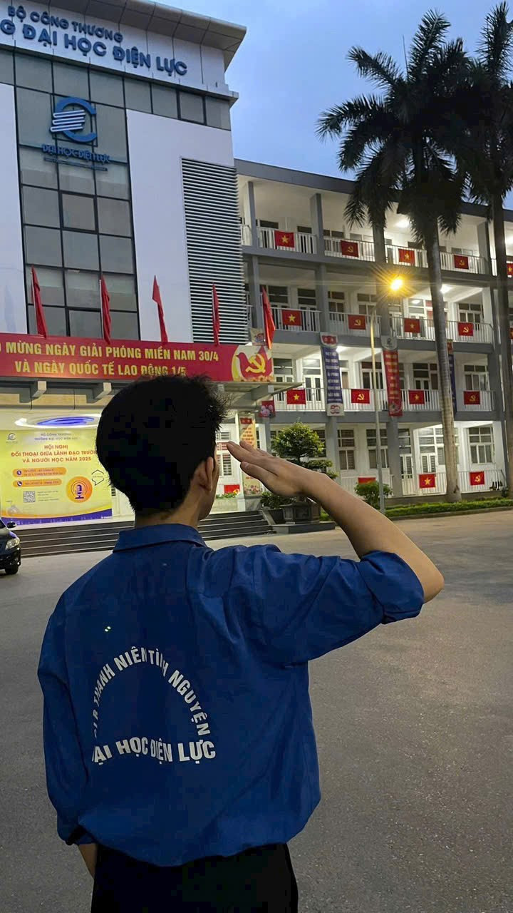 Sinh viên Trường Đại học Điện lực z6550891480955-8d01711fc05f93134aadd1cc144767bd.jpg