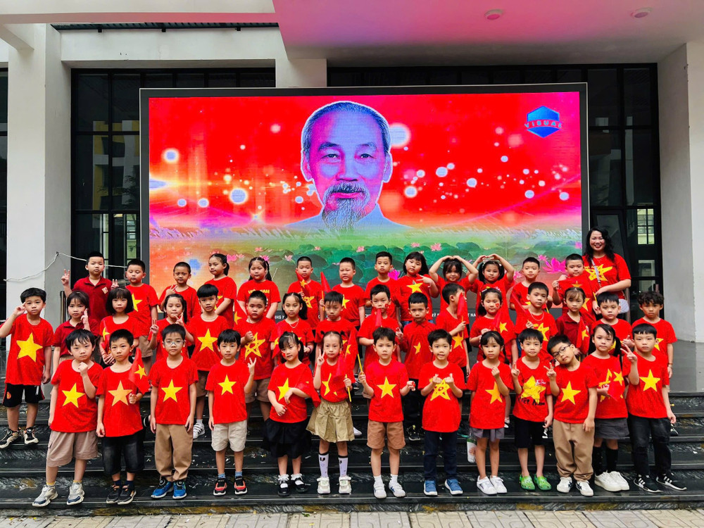 Học sinh Trường Tiểu học Thái Thịnh 494137975-1318116429725310-3223480744412301229-n.jpg