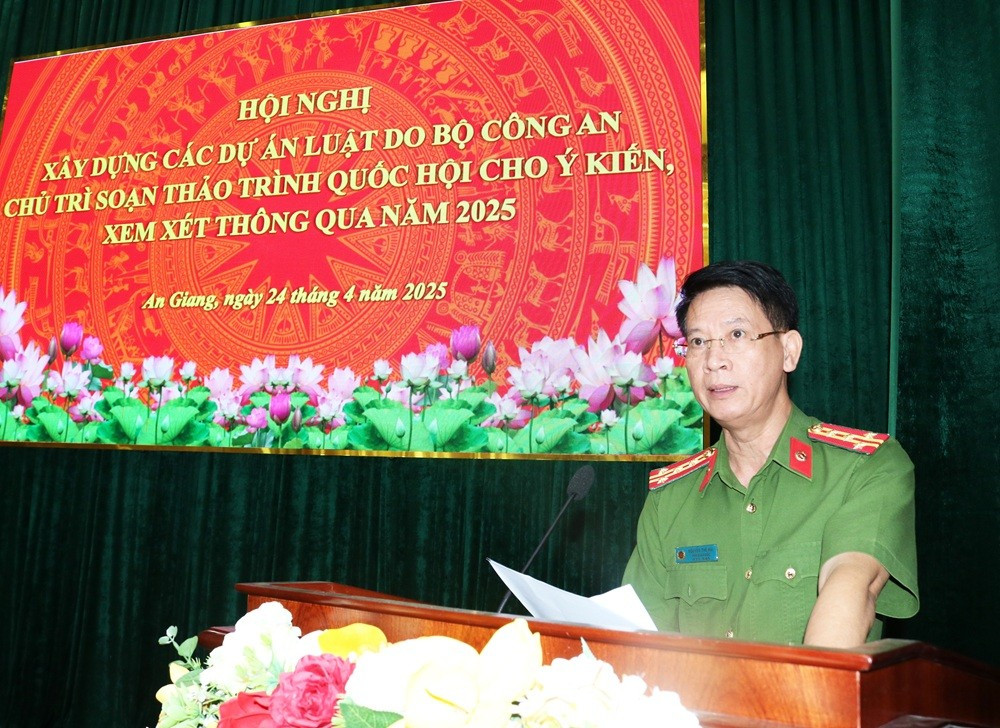 Đại tá Nguyễn Thế Hải, Phó Giám đốc Công an tỉnh phát biểu kết luận Hội nghị (Ảnh: Nghiêm Túc) a-hai.jpg