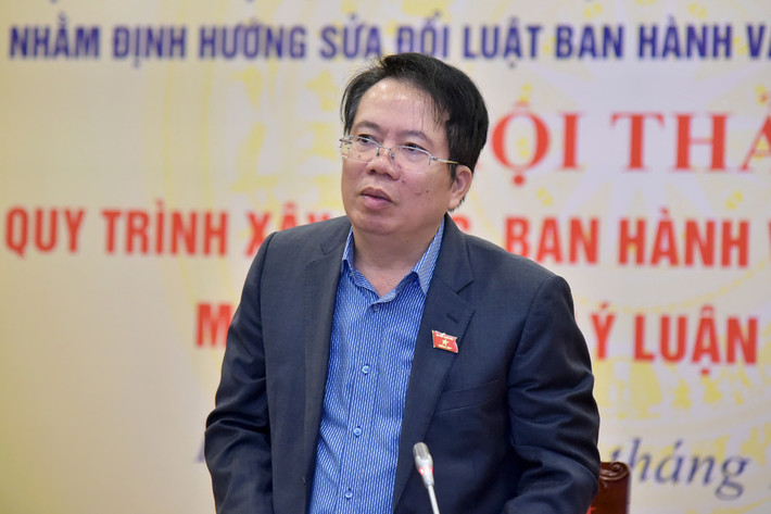 Viện trưởng Viện Nghiên cứu lập pháp Nguyễn Văn Hiển phát biểu Viện trưởng Viện Nghiên cứu lập pháp Nguyễn Văn Hiển phát biểu