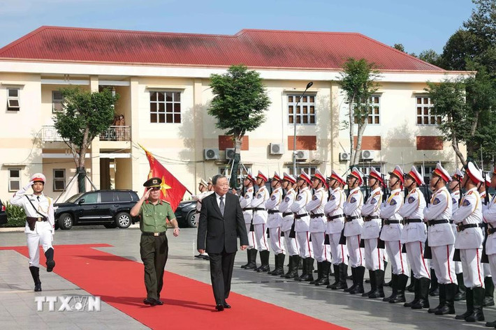 Tổng Bí thư Tô Lâm thăm và làm việc với Công an tỉnh Bình Phước. Ảnh: Thống Nhất/TTXVN