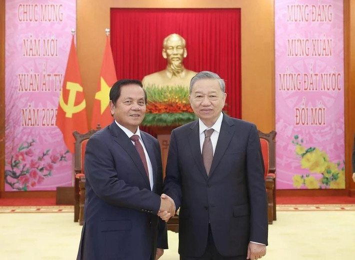 Tổng Bí thư Tô Lâm và Ủy viên Ban Thường vụ Trung ương CPP, Phó Chủ tịch thứ Nhất Thượng viện Campuchia Ouch Borith. Ảnh: Thống Nhất/TTXVN Tổng Bí thư Tô Lâm và Ủy viên Ban Thường vụ Trung ương CPP, Phó Chủ tịch thứ Nhất Thượng viện Campuchia Ouch Borith. Ảnh: Thống Nhất/TTXVN