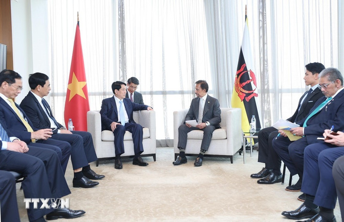 Chủ tịch nước Lương Cường gặp Quốc vương Brunei Hassanal Bolkiah. Ảnh: Lâm Khánh/TTXVN Chủ tịch nước Lương Cường gặp Quốc vương Brunei Hassanal Bolkiah. Ảnh: Lâm Khánh/TTXVN