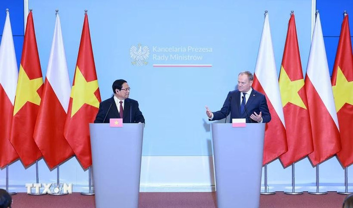Thủ tướng Phạm Minh Chính và Thủ tướng Ba Lan Donald Tusk gặp gỡ báo chí hai nước sau hội đàm. Ảnh: Dương Giang/TTXVN Thủ tướng Phạm Minh Chính và Thủ tướng Ba Lan Donald Tusk gặp gỡ báo chí hai nước sau hội đàm. Ảnh: Dương Giang/TTXVN