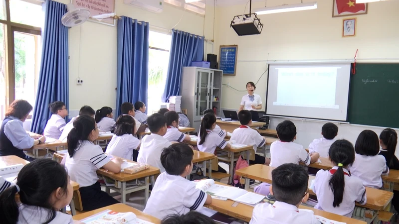 Trường tiểu học hơn 10 năm "vật vã" xin chuyển từ dân lập sang tư thục nhưng chưa được