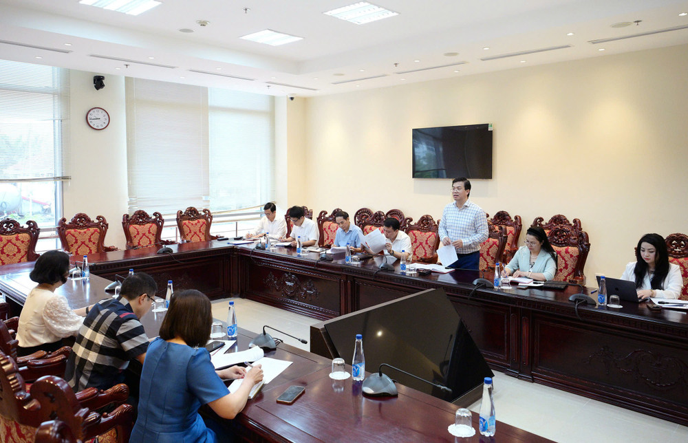Quang cảnh cuộc họp Quang cảnh cuộc họp