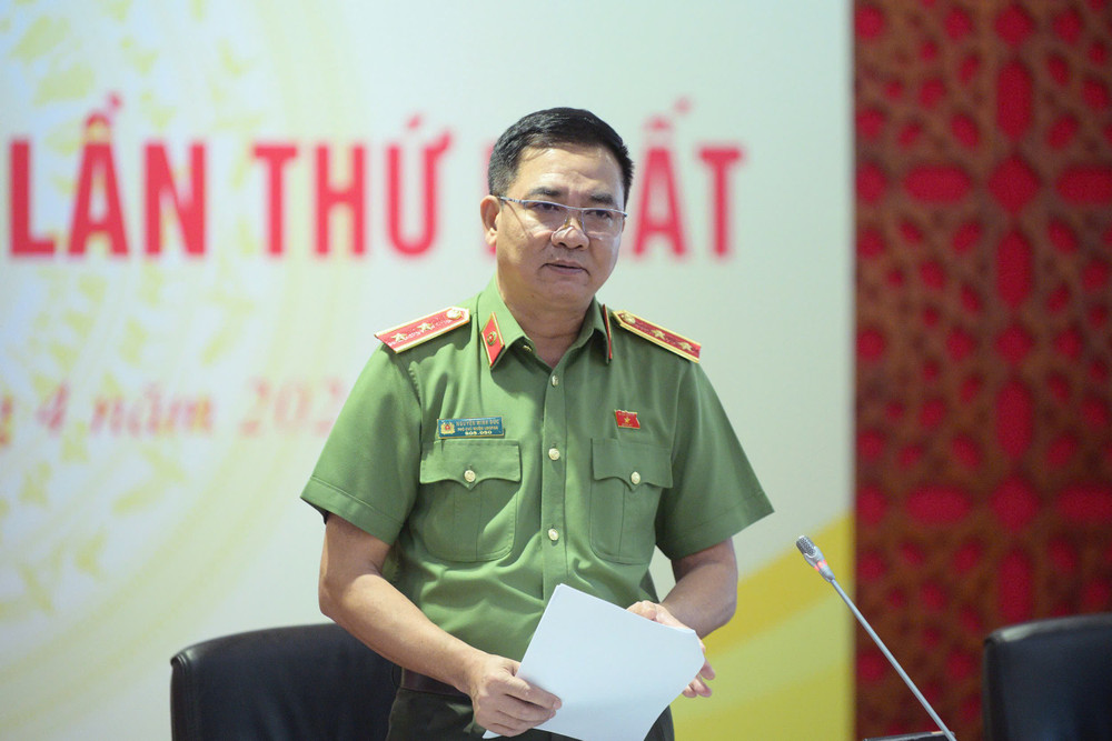 Phó Chủ nhiệm Ủy ban Quốc phòng, An ninh và Đối ngoại Nguyễn Minh Đức phát biểu Phó Chủ nhiệm Ủy ban Quốc phòng, An ninh và Đối ngoại Nguyễn Minh Đức phát biểu