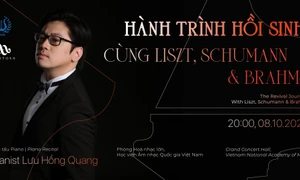 Lưu Hồng Quang độc tấu piano "Hành trình hồi sinh"