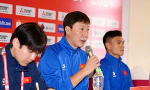 HLV Kim Sang-sik: "Không có ngọn núi nào là không thể vượt qua"