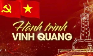 "Hành trình vinh quang" tái hiện 95 năm vẻ vang của Đảng