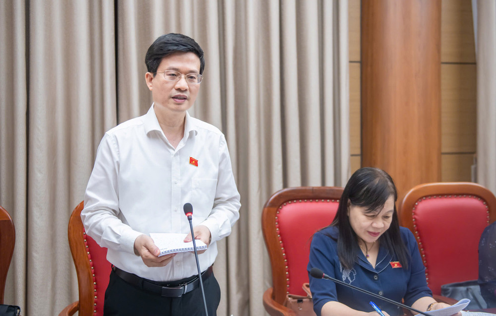 Ủy viên hoạt động chuyên trách tại Ủy ban Văn hóa và Xã hội Đỗ Chí Nghĩa quan tâm đến việc cân bằng trong đào tạo, hướng nghiệp, để tránh bỏ trống một số ngành cơ bản truong-dh-y-ha-noi4.jpg