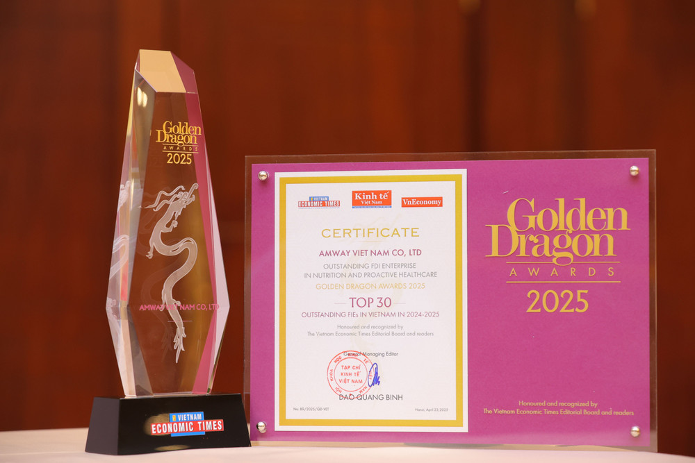 Amway Việt Nam vinh dự được trao tặng giải thưởng Rồng Vàng 2025, hạng mục “Doanh nghiệp có vốn đầu tư nước ngoài (FDI) xuất sắc về dinh dưỡng và chăm sóc sức khỏe chủ động” h2.jpg