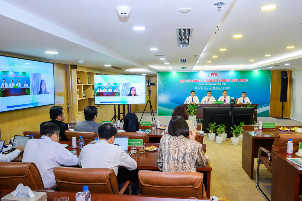 Ban Chủ tọa giải đáp các câu hỏi của cổ đông qua hình thức trực tuyến hinh-2.jpg