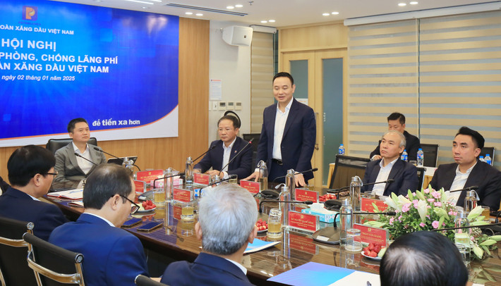 Phó Bí thư Đảng ủy, Tổng Giám đốc Tập đoàn Đào Nam Hải đóng góp tham luận tại Hội nghị. img-4644.jpg