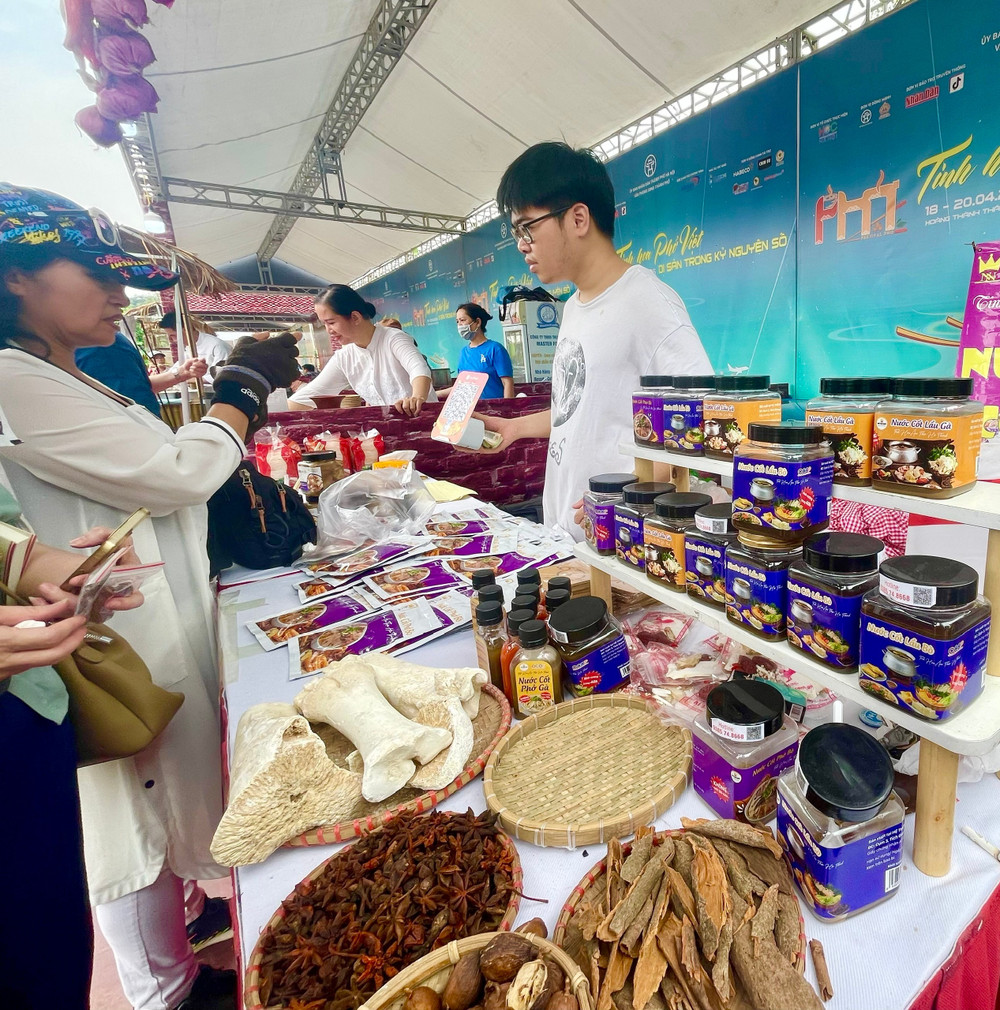 Cửa hàng bán nước dùng phở, gia vị nấu phở 3.jpg