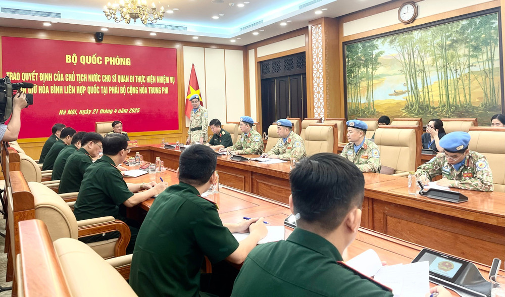 Cục trưởng Cục Gìn giữ hòa bình Việt Nam, Thiếu tướng Phạm Mạnh Thắng phát biểu tại buổi lễ thag.jpg