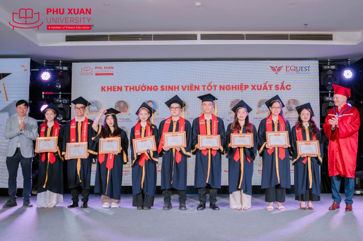 Đại học Phú Xuân tổ chức lễ tốt nghiệp cho sinh viên khóa 18