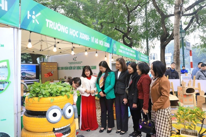Các đại biểu tham dự chương trình. Ảnh: ITN z6137605886750227c2269a540e26bba215d84c0dbe55e-1734402759015190316740.jpg