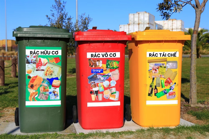 Thùng rác tái chế. Ảnh: ITN taiche4.jpg
