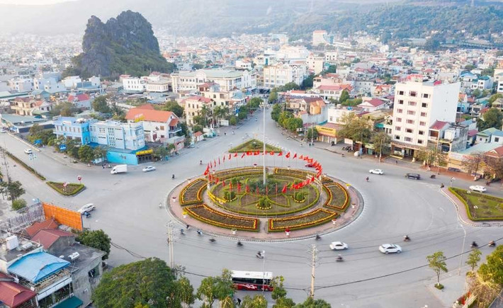 Một góc đô thị Cẩm Phả sau chiến dịch xử lý vệ sinh môi trường. Ảnh: ITN 45.jpg